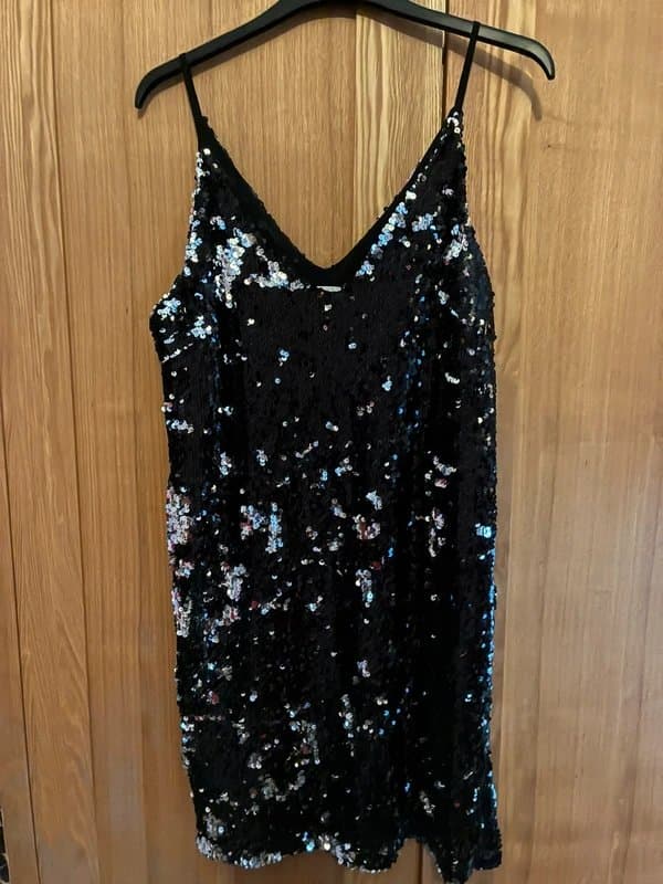 Vera & Lucy Vera & Lucy mini black sequin dress size 8