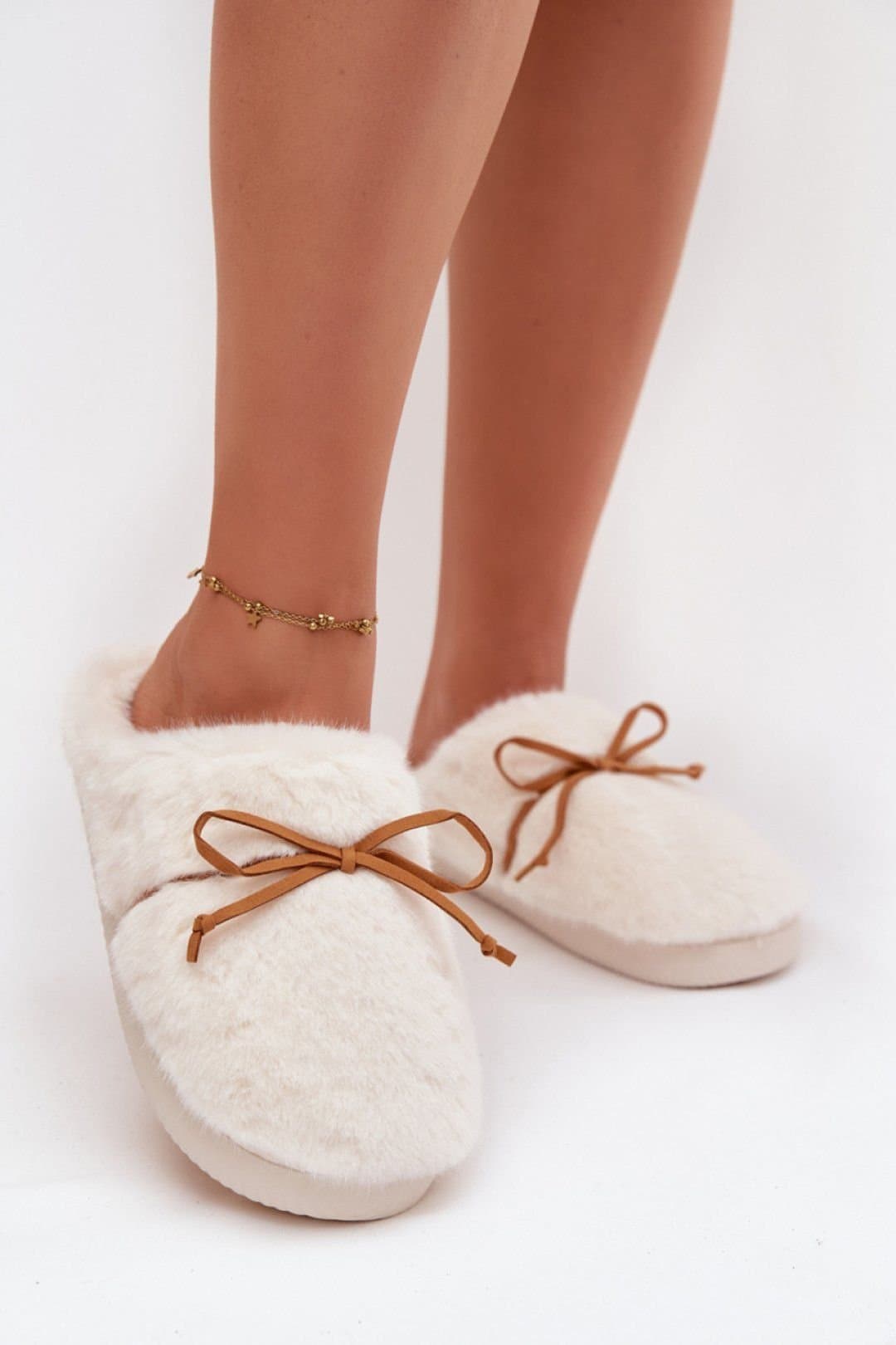 Love Lace Love Lace Women's Faux Fur Bow Front Cozy Indoor Slippers with Cushioned Insole in White