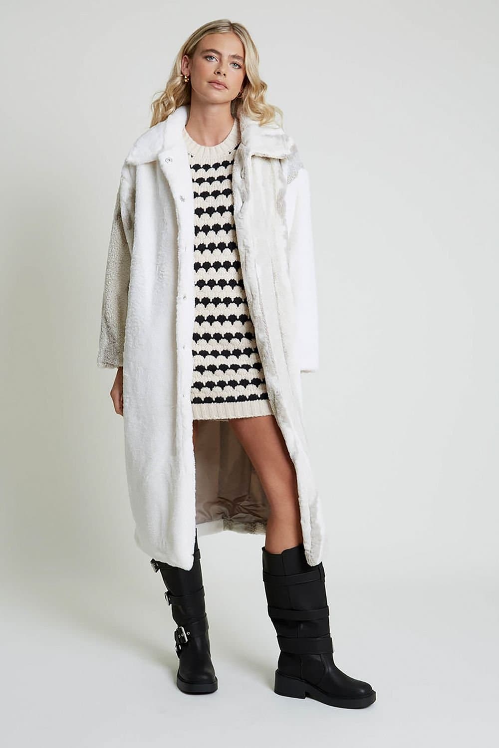Native Youth Native Youth Women's Faux Fur Popper Longline Coat in Cream