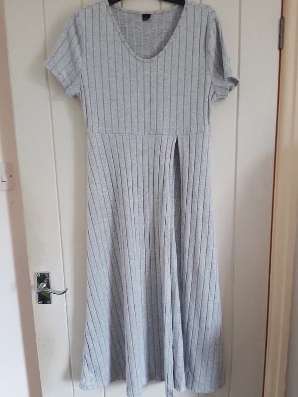 Shein SHEIN Grey Ribbed Knit Midi Dress Size L Short Sleeve Empire Waist Split