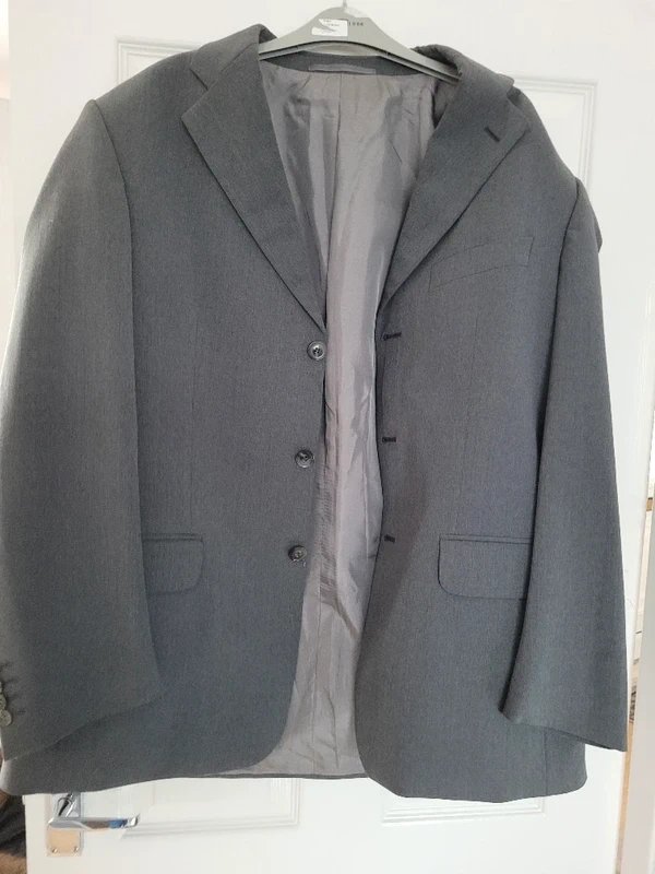 Douglas Classic Light Grey Tailored Blazer – Smart & Versatile 🩶 - 1