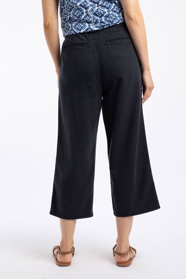 Weird Fish Weird Fish Women's Angelika Cropped Wide Leg Trousers in Midnight - 3