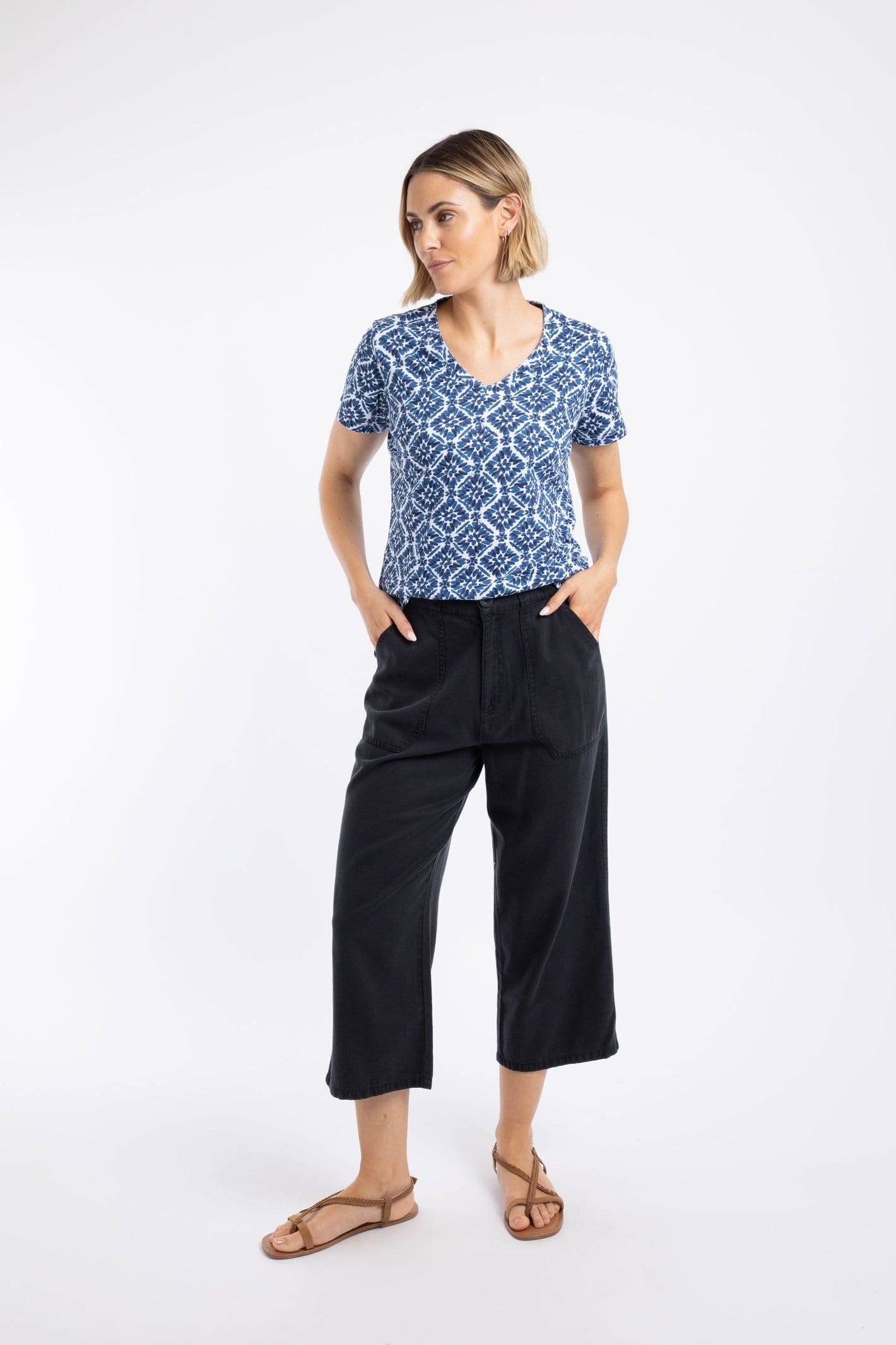 Weird Fish Weird Fish Women's Angelika Cropped Wide Leg Trousers in Midnight - 4