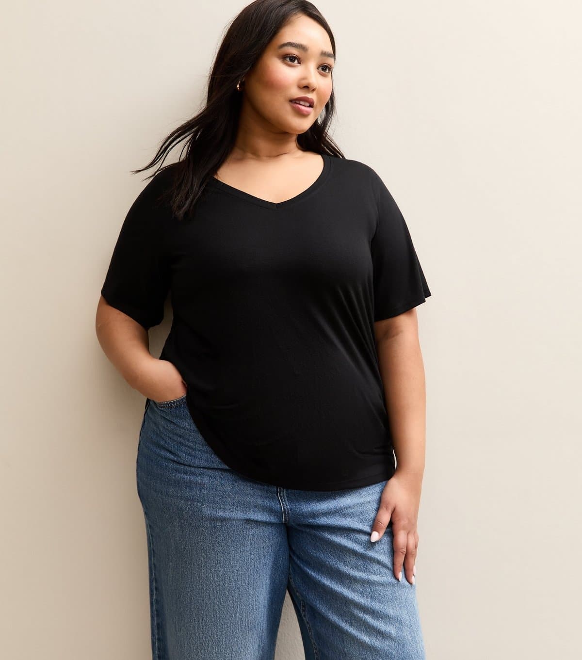 New Look Women's Plus Size Black V-Neck T-Shirt Curves New Look