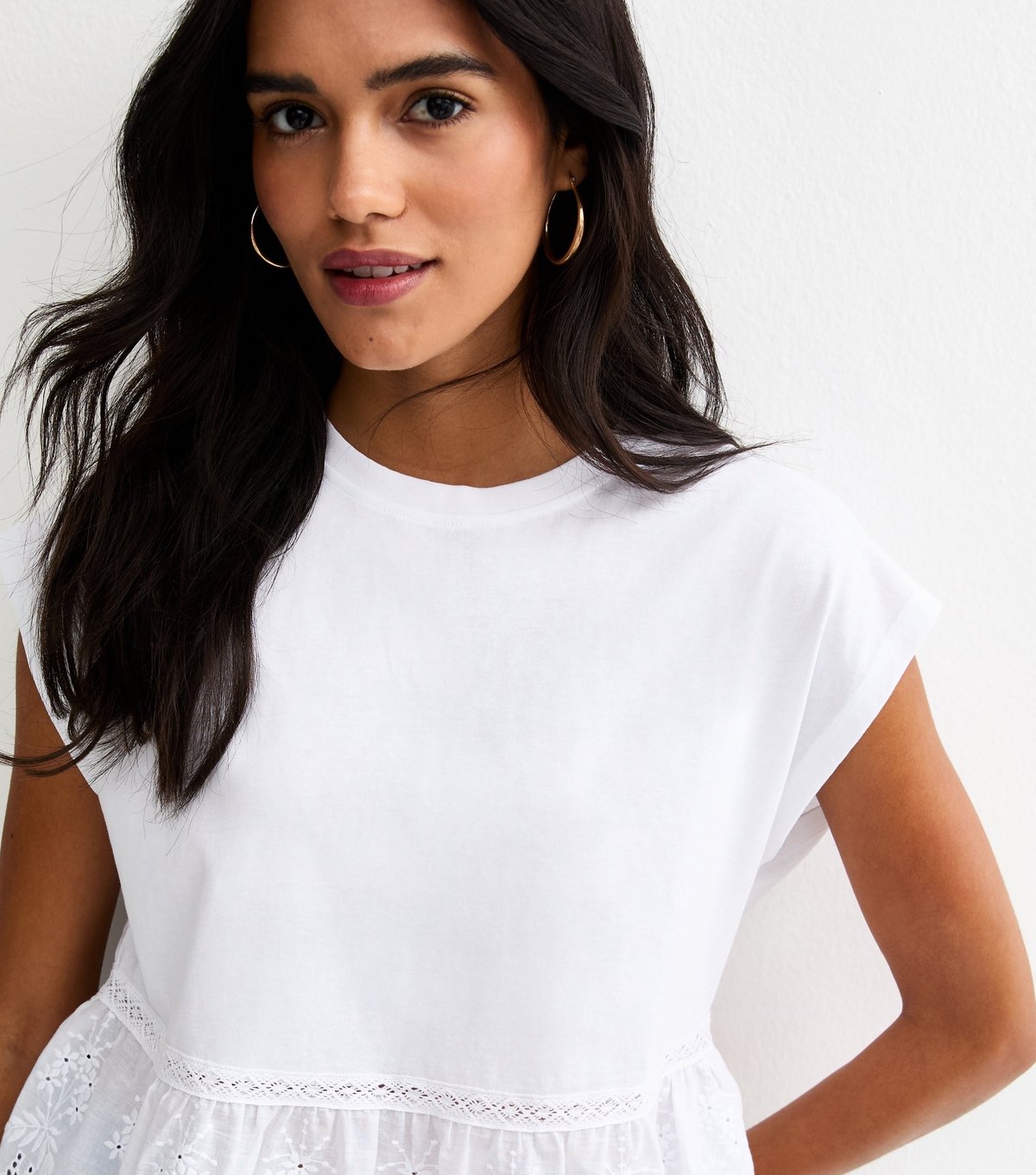 New Look Women's White Broderie Anglaise Hem T-Shirt New Look - 2