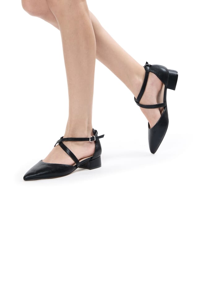 Paradox London Paradox London Women's Fabienne' Wide Fit Block Heel Open Court Shoes in Black - 2