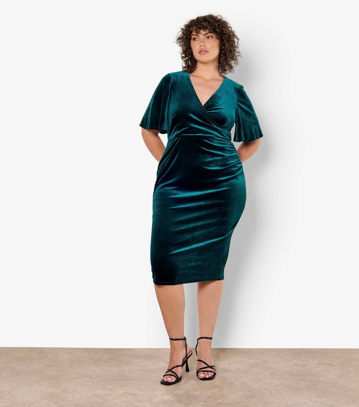 Apricot Women's Plus Size Dark Green Velvet Wrap Midi Dress Curves Apricot New Look - 2