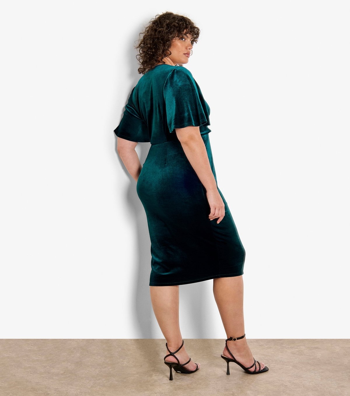 Apricot Women's Plus Size Dark Green Velvet Wrap Midi Dress Curves Apricot New Look - 3