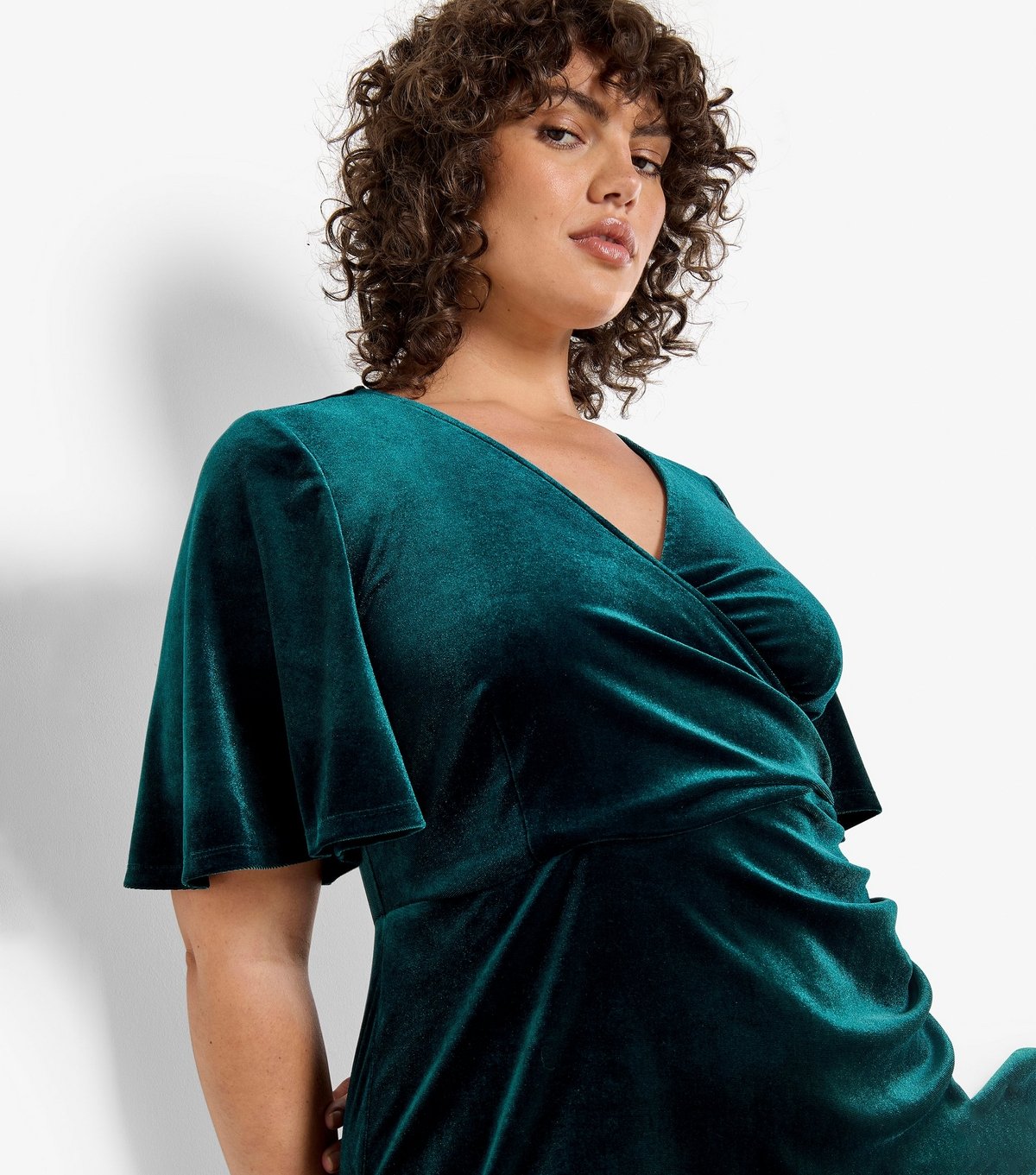 Apricot Women's Plus Size Dark Green Velvet Wrap Midi Dress Curves Apricot New Look - 4
