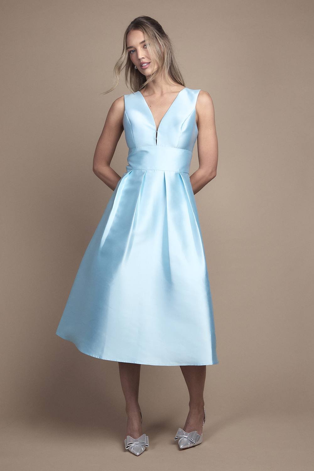 Coast Coast Women's Plunge Neck Structured Twill Midi Bridesmaid Dress in Pale Blue - 2
