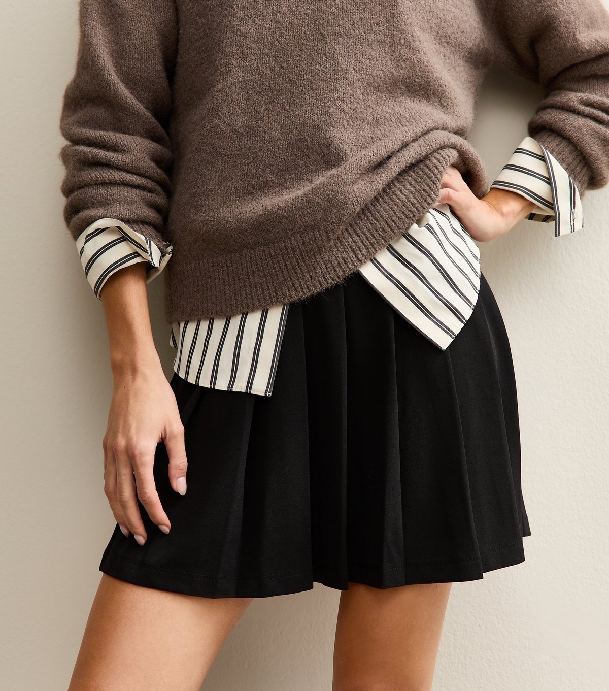 New Look Women's Tall Black Jersey Pleated Mini Skirt New Look - 3