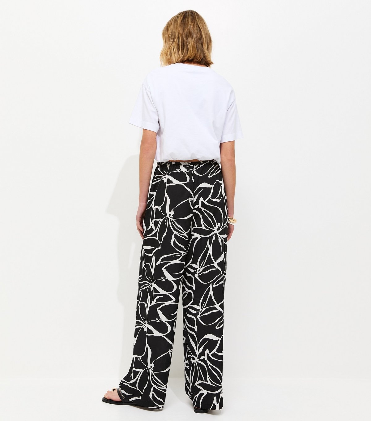 New Look Women's Black Crepe Sketch Floral Wide Leg Trousers New Look - 4