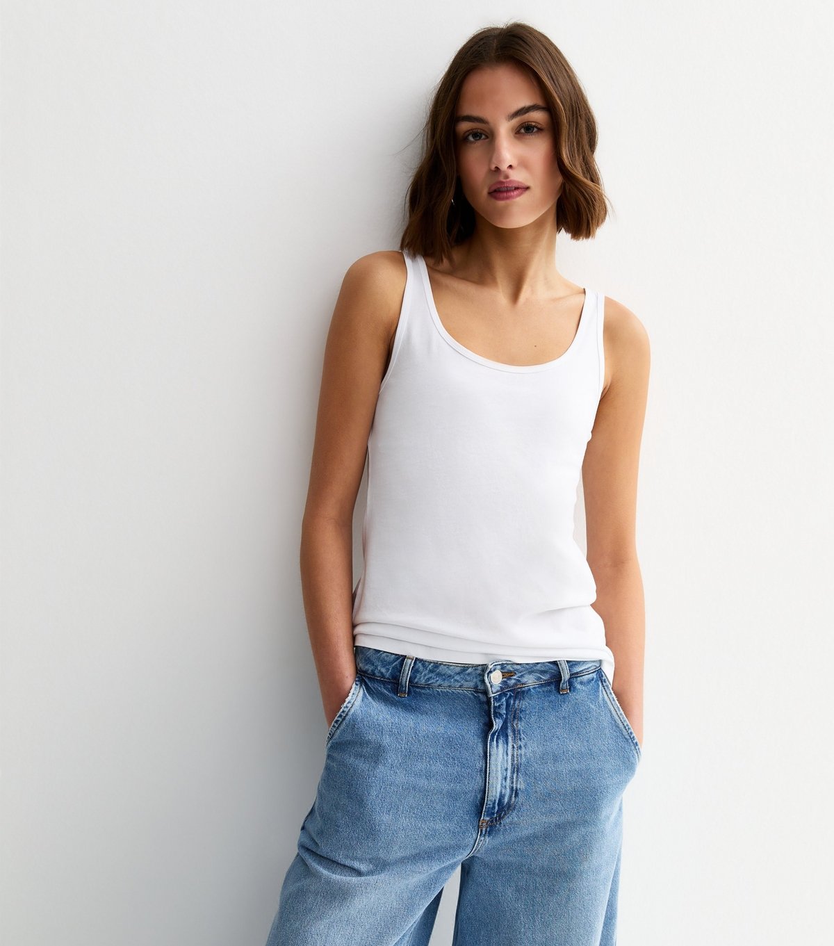 New Look Women's White Cotton Scoop Neck Vest New Look - 2