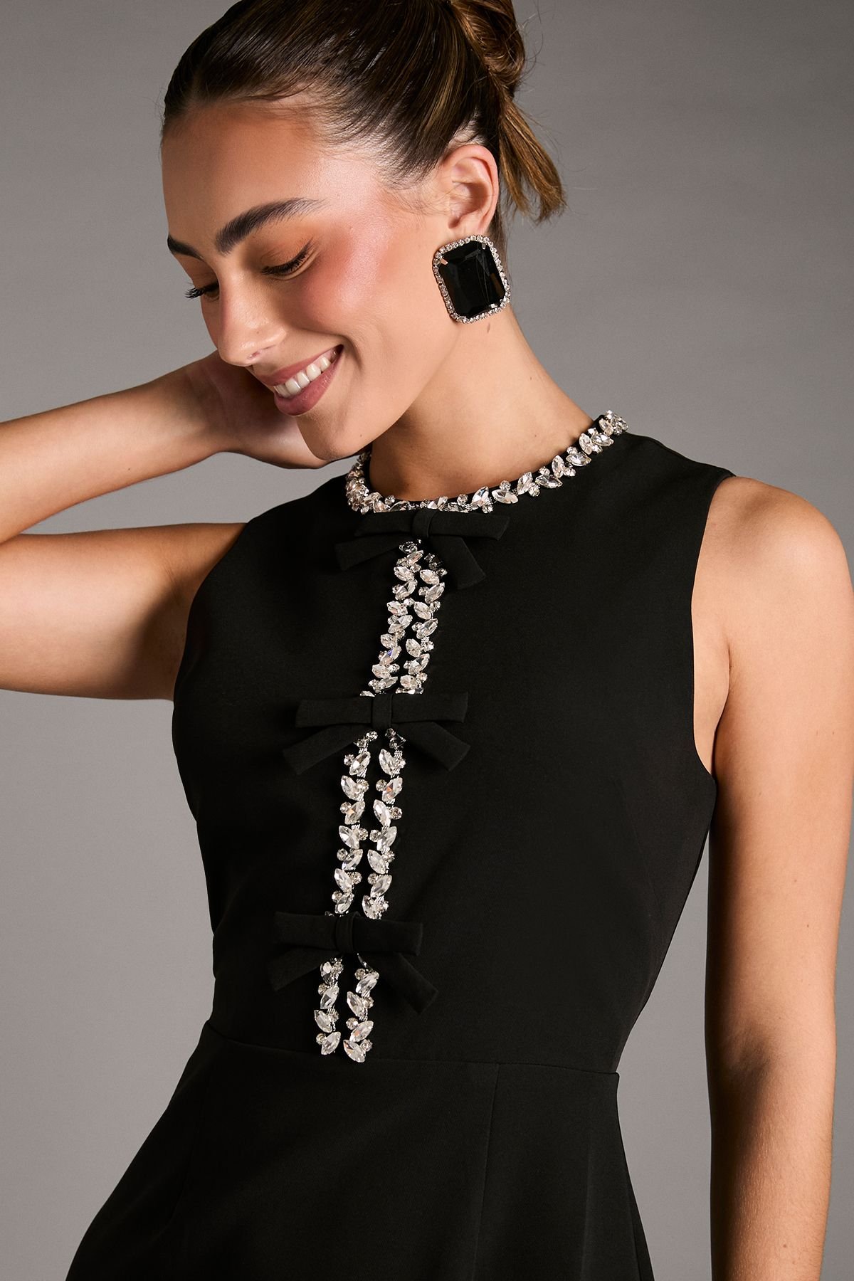 Coast Coast Women's Sleeveless Crepe Midi Dress With Diamante Bow Detail in Black - 4