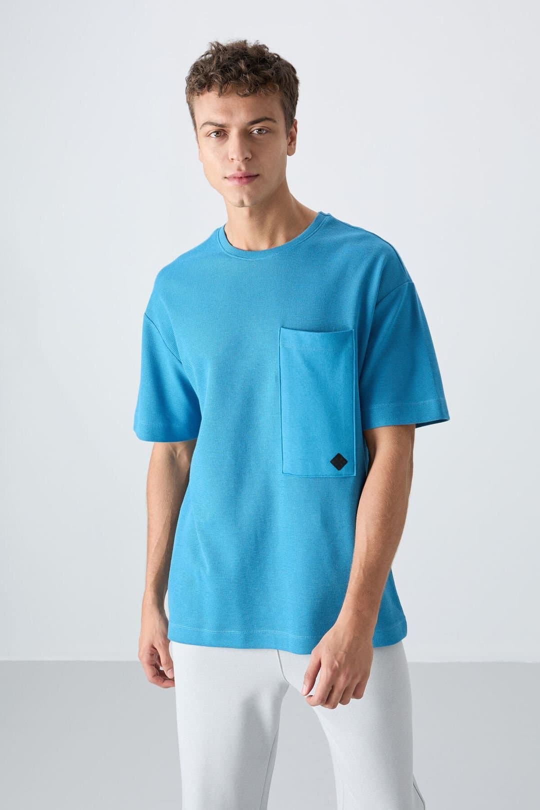 Tommy Life Tommy Life Men's Oversized Cotton-Blend Crew Neck T-Shirt With Pocket in Blue