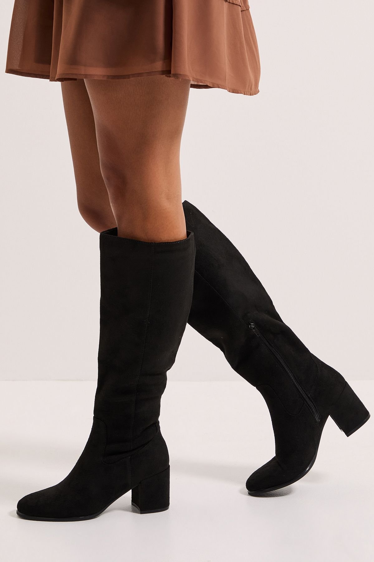 Dorothy Perkins Dorothy Perkins Women's Wide Fit Keeley Round Toe Medium Block Heel Knee High Boots in Natural Black - 2