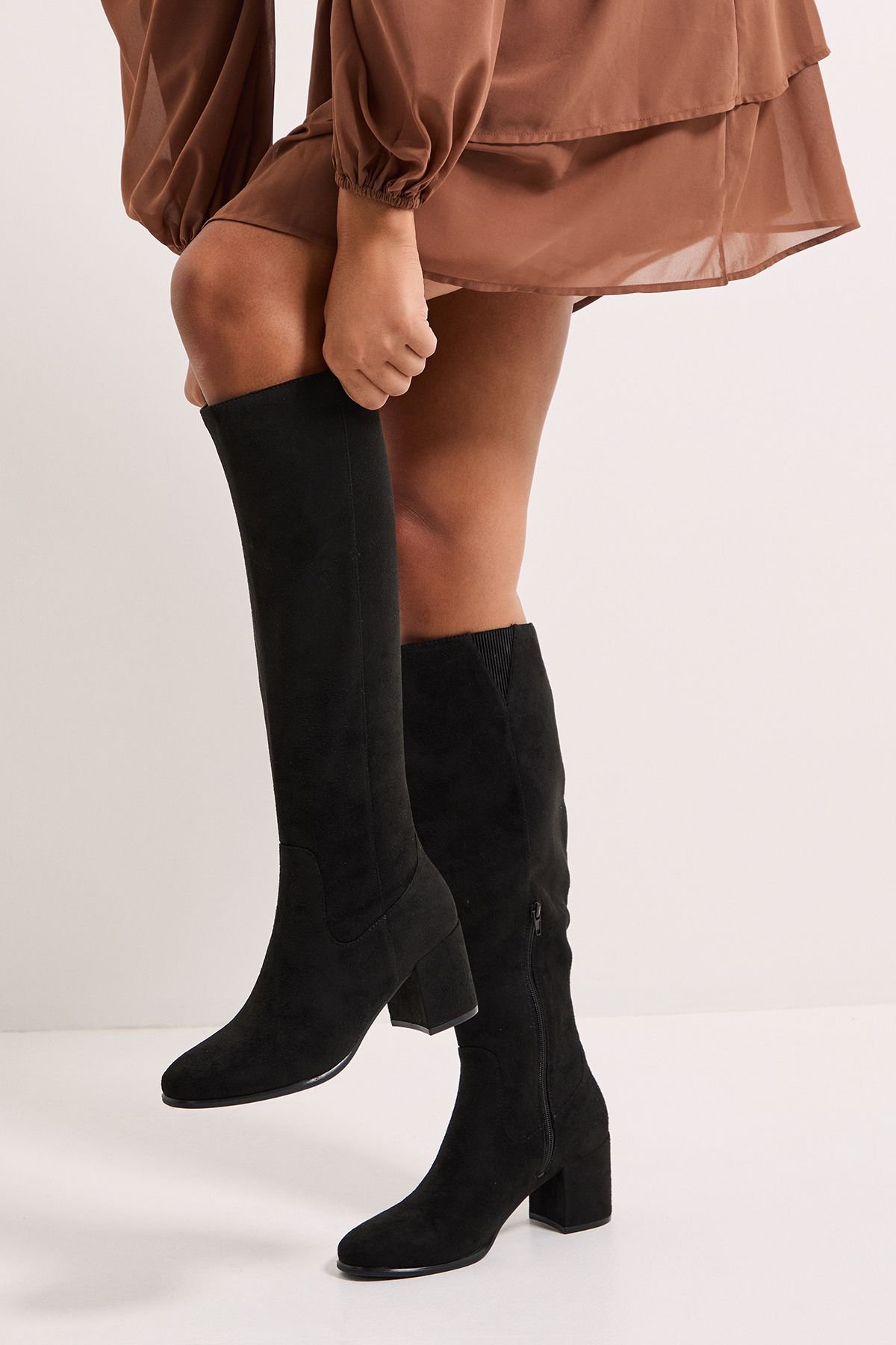 Dorothy Perkins Dorothy Perkins Women's Wide Fit Keeley Round Toe Medium Block Heel Knee High Boots in Natural Black - 3