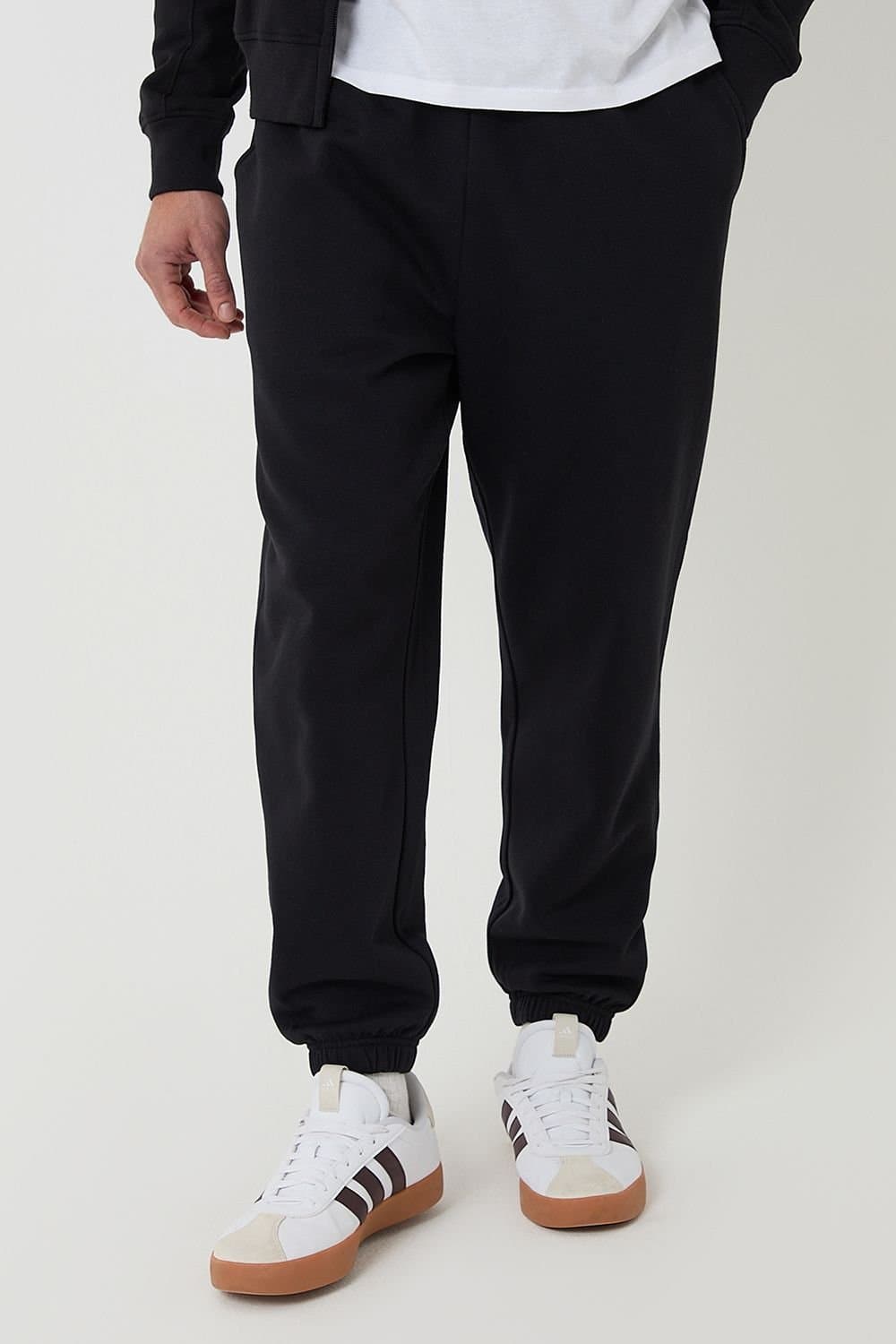 Threadbare Threadbare Men's Tapered Joggers in Black