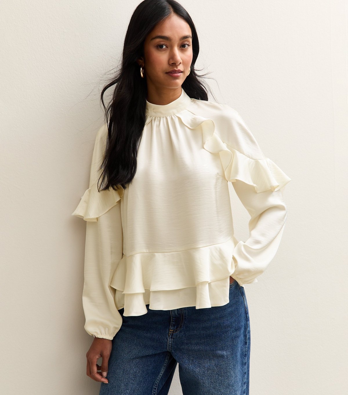 New Look Women's Off White Satin Frill Raglan Blouse New Look - 2