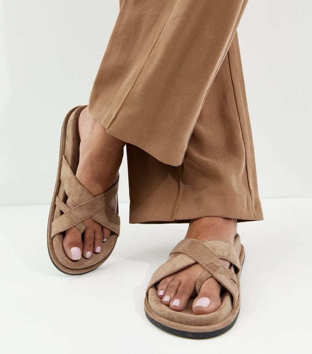 New Look Women's Light Brown Faux Suede Toe Loop Flat Sandals Vegan New Look - 2