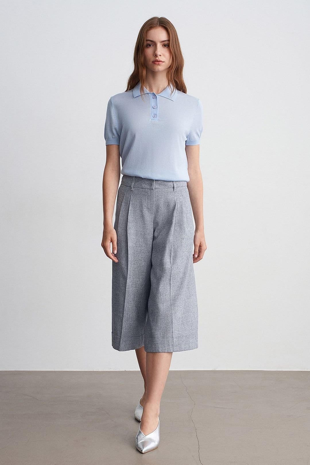 Dilvin Dilvin Women's High-Waist Pleated Wide-Leg Capri Trousers in Light Grey - 4