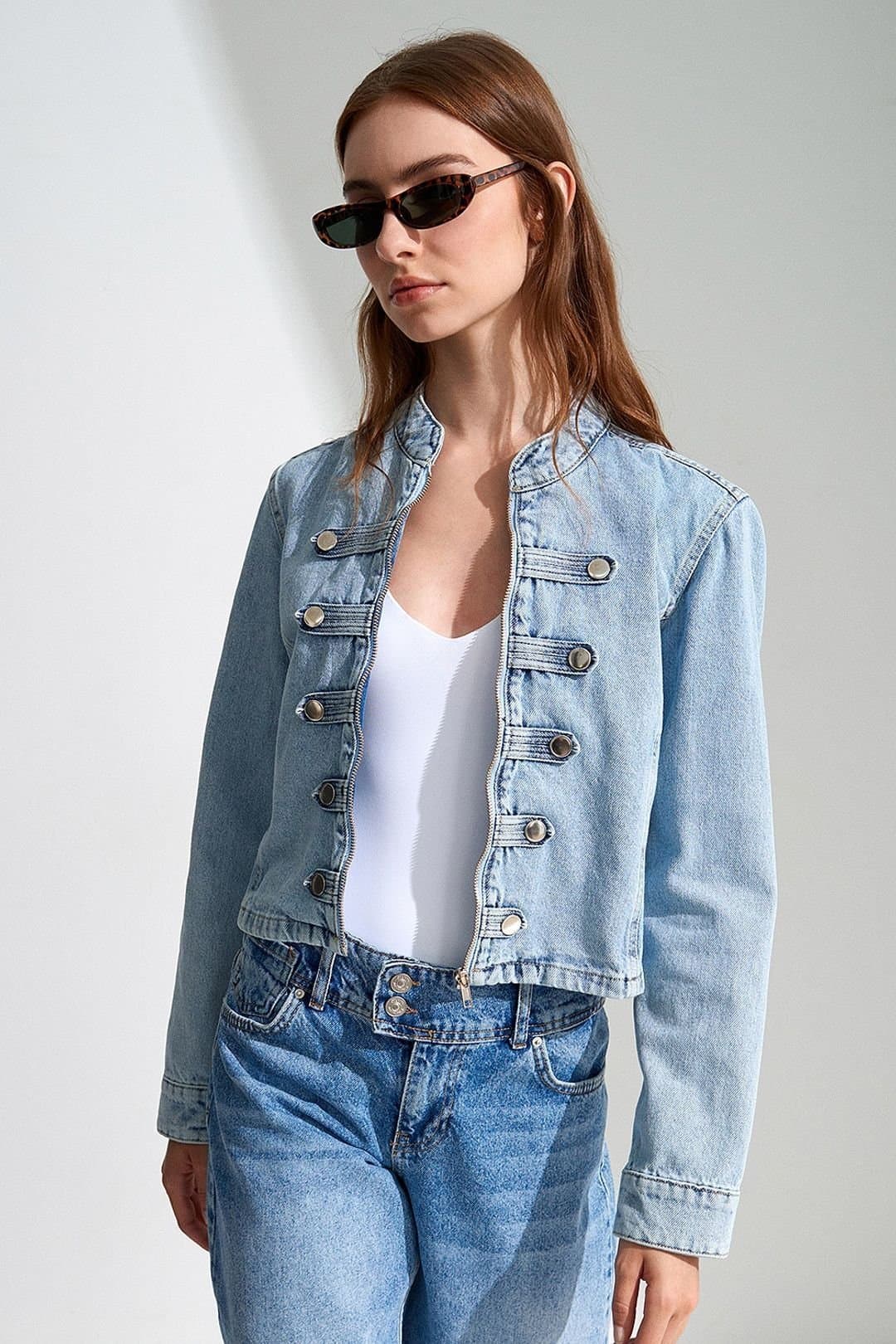 Dilvin Dilvin Women's Crop Denim Jacket With Mandarin Collar in Light Blue