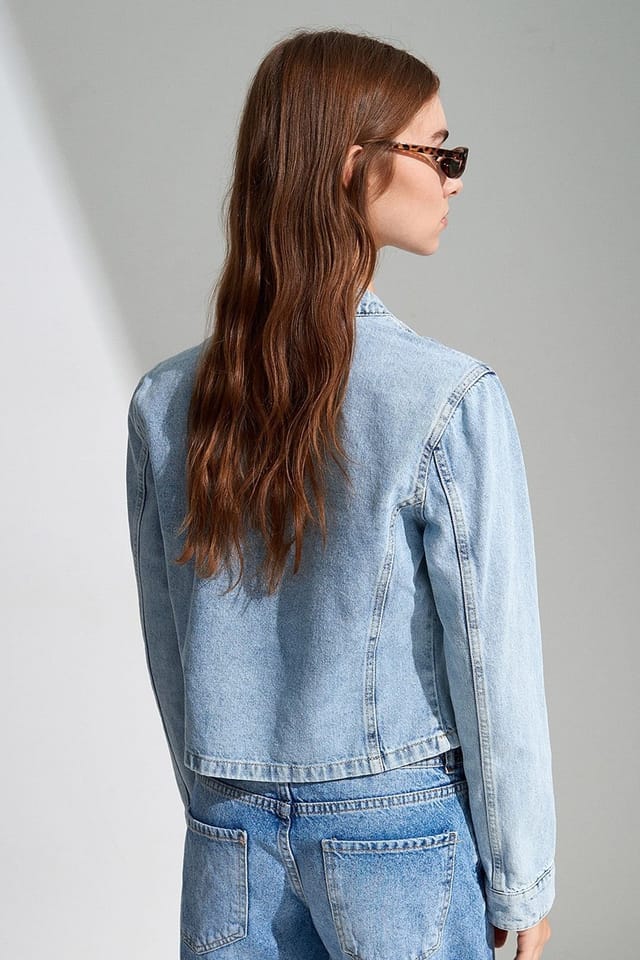Dilvin Dilvin Women's Crop Denim Jacket With Mandarin Collar in Light Blue - 2