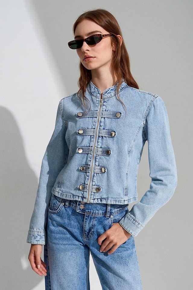 Dilvin Dilvin Women's Crop Denim Jacket With Mandarin Collar in Light Blue - 3
