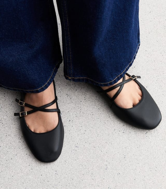 New Look Women's Wide Fit Black Faux Leather Ballet Flats New Look - 2