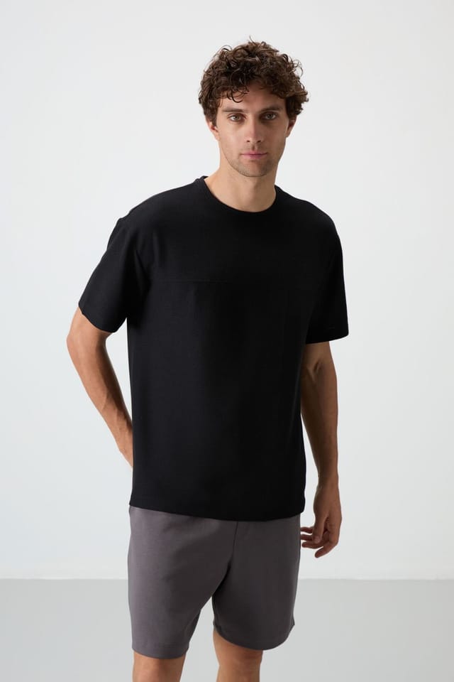 Tommy Life Tommy Life Men's Oversized Jersey T-Shirt With Pocket in Black - 2