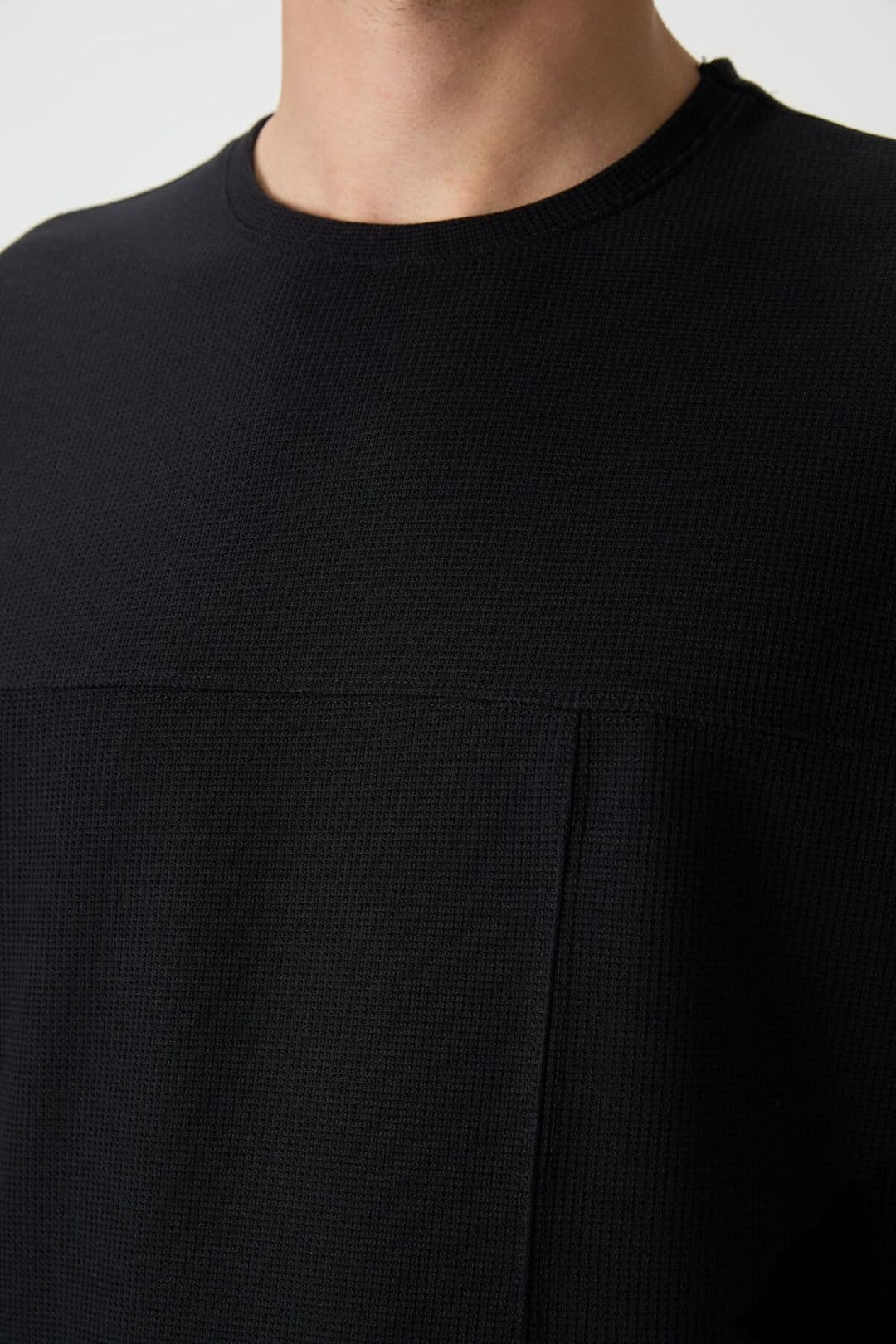 Tommy Life Tommy Life Men's Oversized Jersey T-Shirt With Pocket in Black - 4