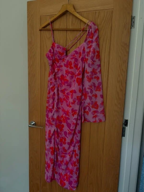 Bershka Bershka asymmetric midi chiffon dress