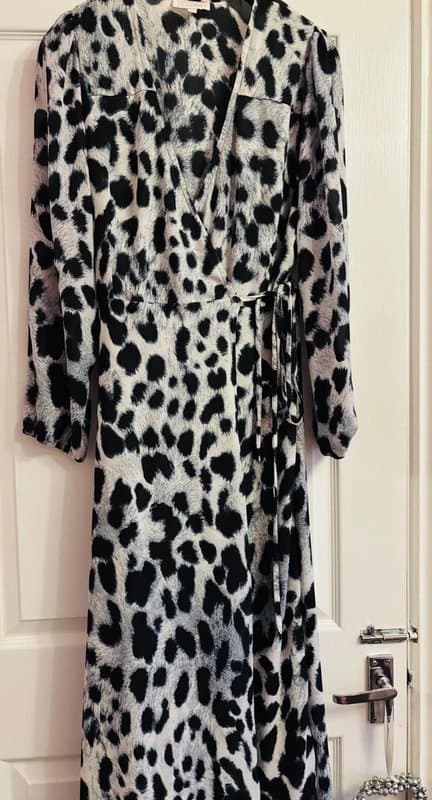 Dancing Leopard Dancing leopard 14 plunge wrap dress jagger wedding party holiday statement same day post
