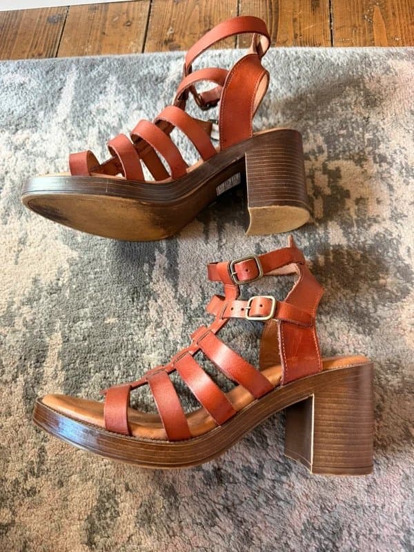 Hush Puppies Hush puppies chestnut Tan leather gladiator sandals with block heel. Size 6