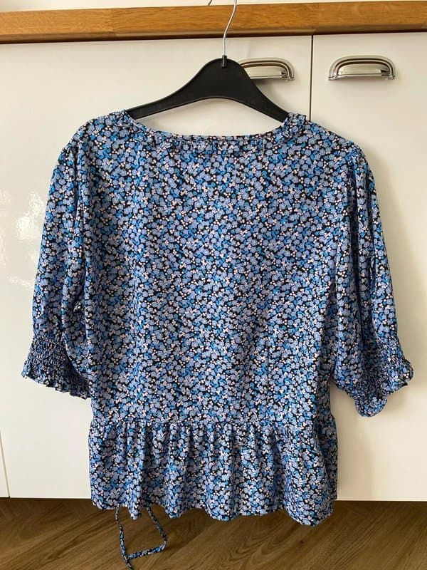 New Look Ditsy floral wrap style top