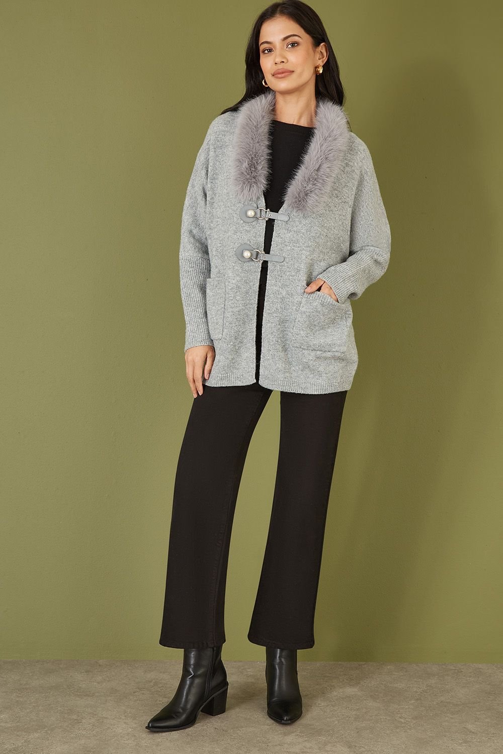 Yumi Yumi Women's Grey Cardigan With Detachable Fur Collar Trim - 3