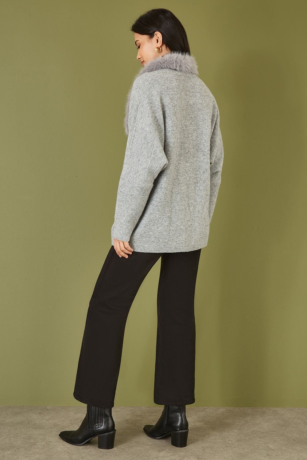 Yumi Yumi Women's Grey Cardigan With Detachable Fur Collar Trim - 4