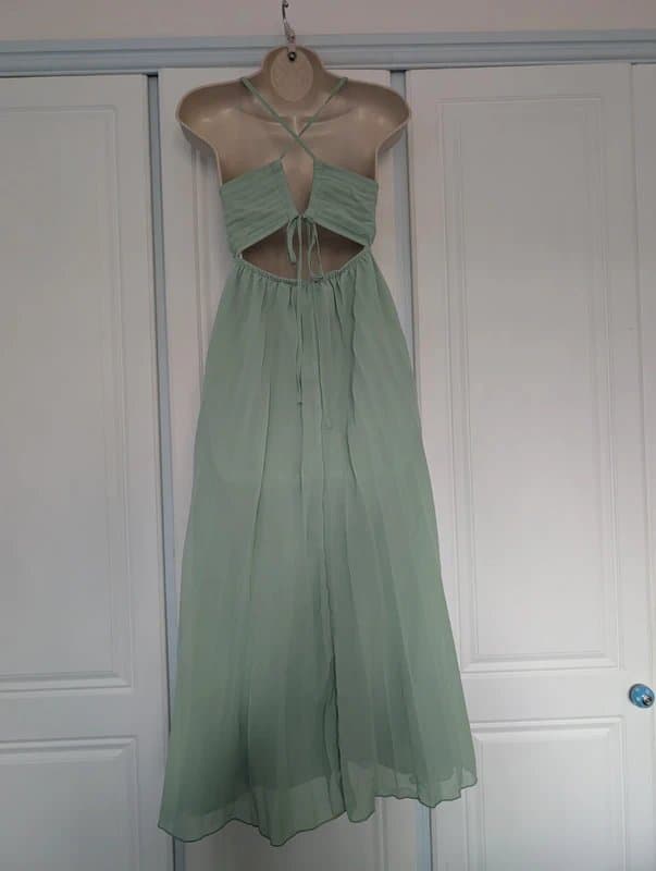 ASOS ASOS Design pleated bodice strappy pleat midi dress in sage green size 10