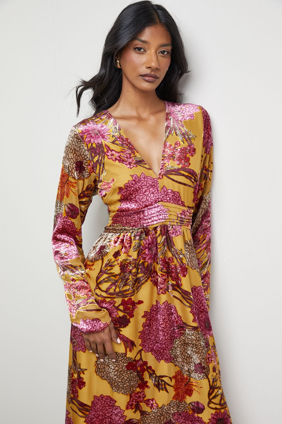 Warehouse Warehouse Women's Burnout Velvet Plunge Neck Waisted Midi Dress in Ochre - 4