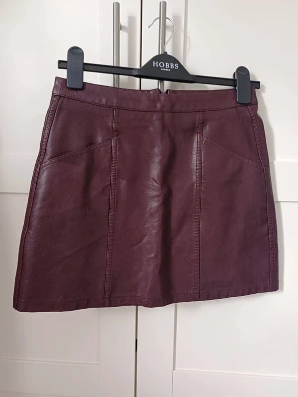 New Look Womens faux leather burgundy skirt