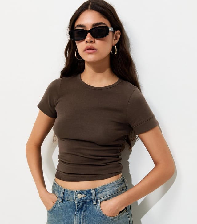 New Look Women's Dark Brown Cotton Rich Deep Cuff Fitted Crew Neck T-Shirt New Look - 2