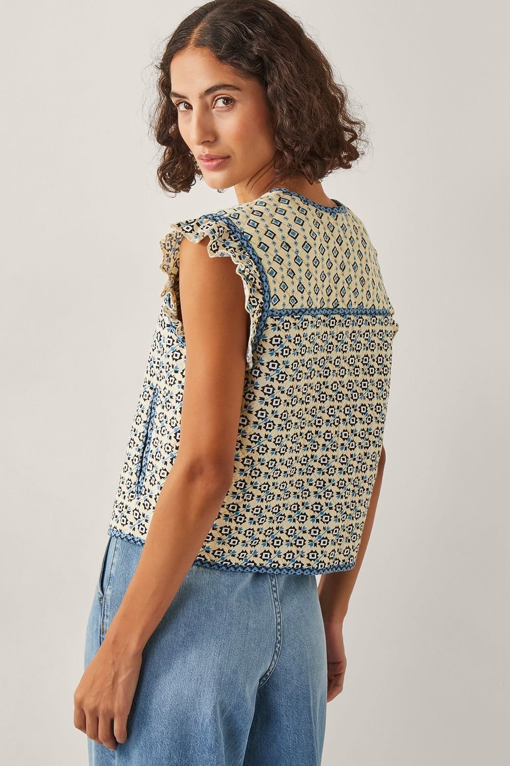 Monsoon Monsoon Women's Judy Geometric Quilted Waistcoat Ivory - 4
