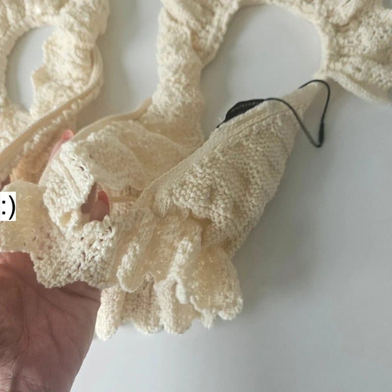 Stradivarius Stradivarius  crop top crochet lace knit cream new small ruffle new