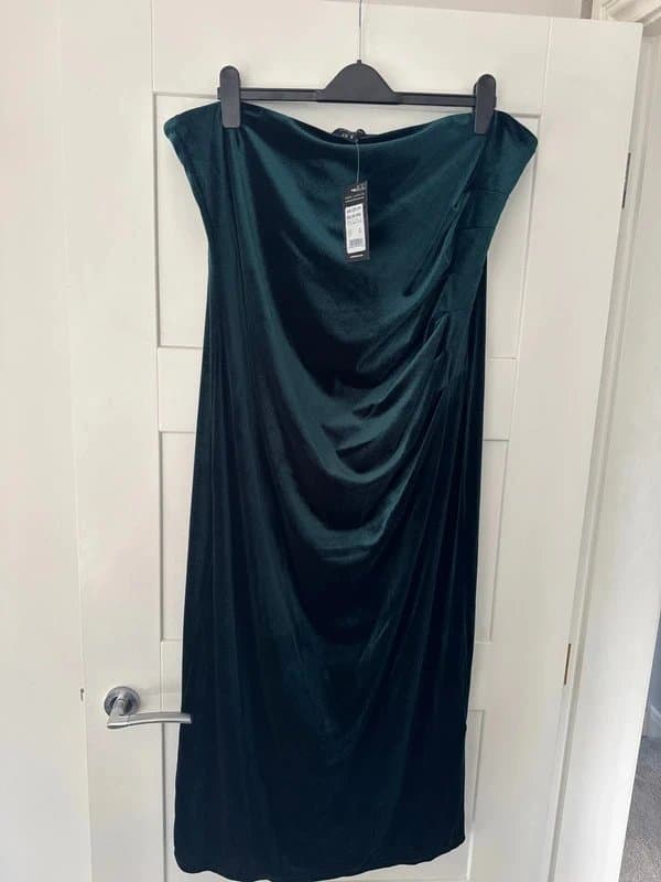 New Look BNWT Dark Green Velvet Bandeau Dress New Look Size 22