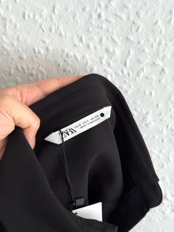 Zara New W Tags Zara Slim Fit Button Down Black Cropped Shirt *no offers pls*