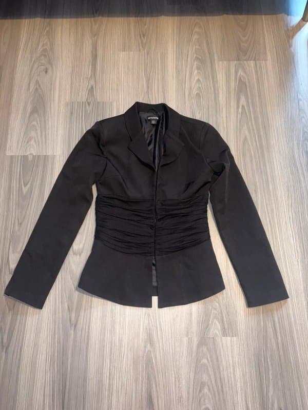 PrettyLittleThing PLT Black blazer
