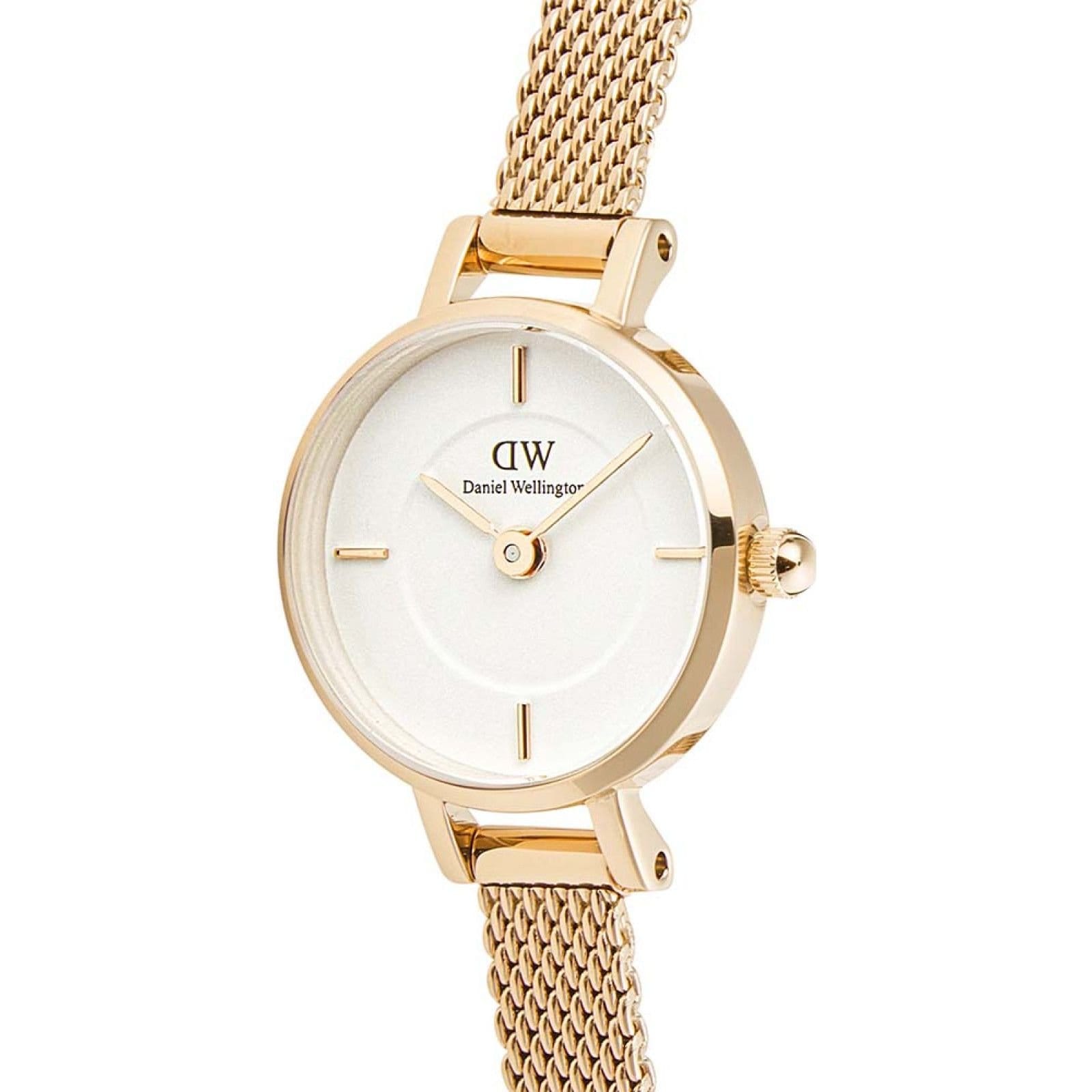 Daniel Wellington Daniel Wellington Women's DW00100745 Petite 19mm Quartz Watch in Gold - 4