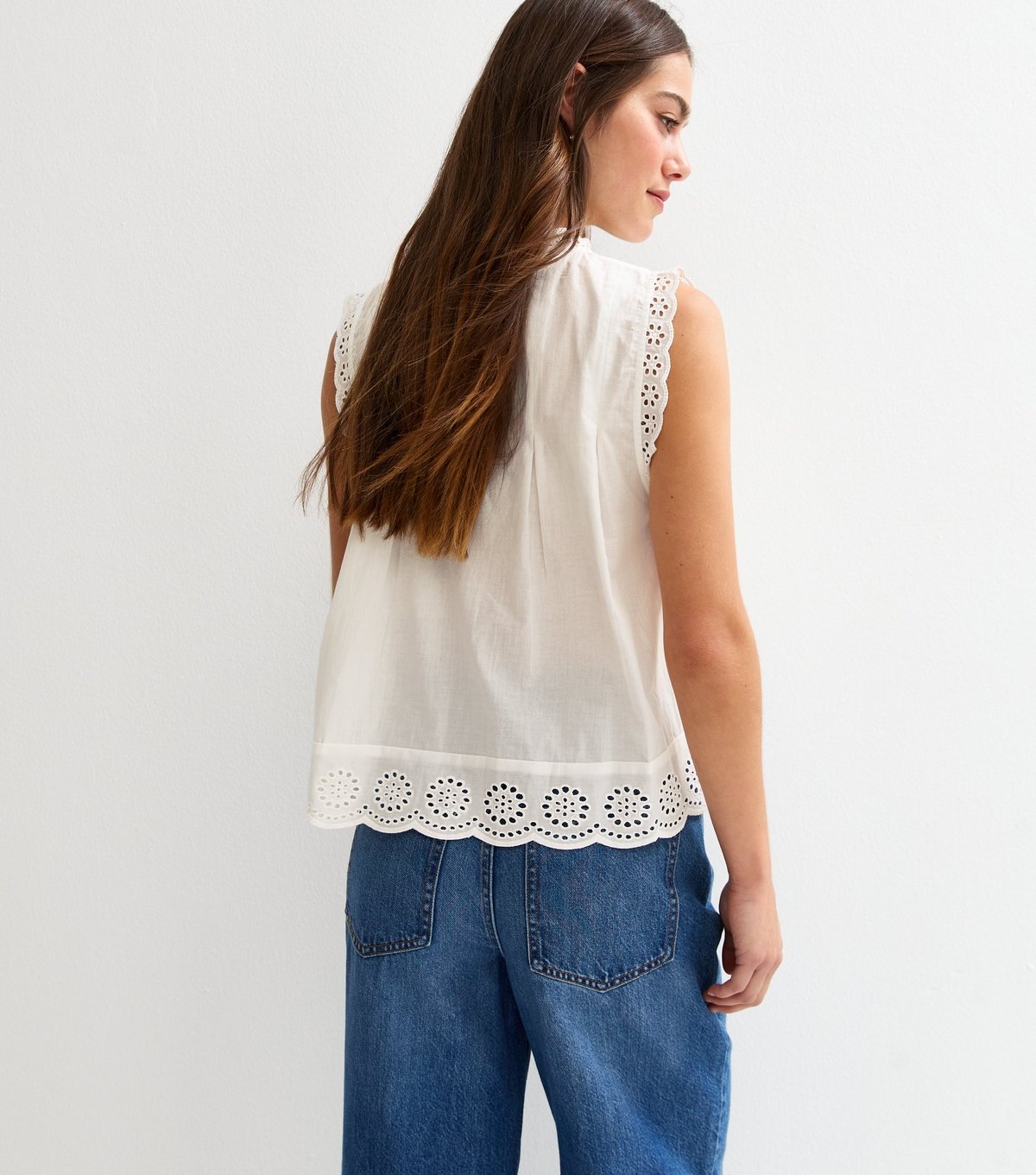 New Look Women's Petite White Broderie Anglaise Trim Sleeveless Shirt New Look - 4