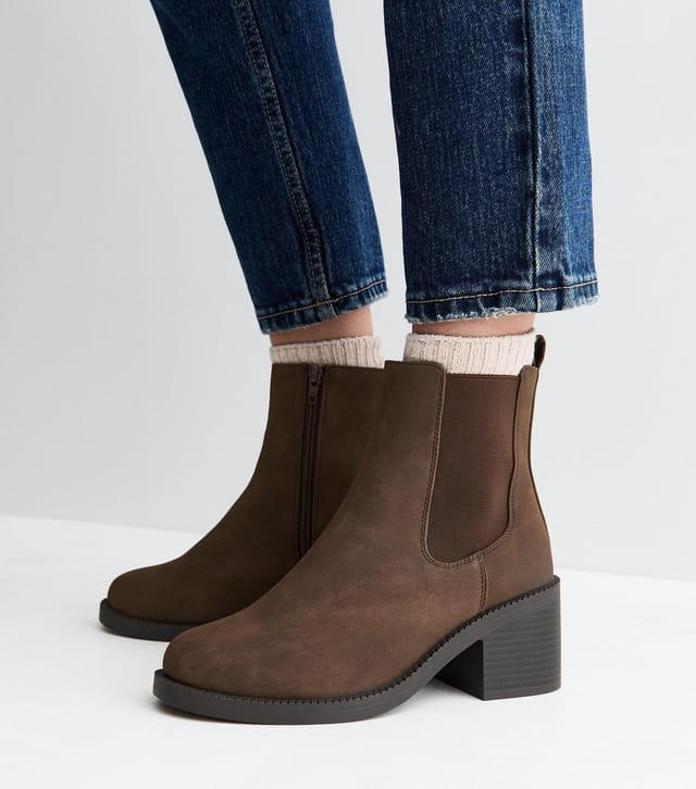 New Look Women's Wide Fit Dark Brown Faux Leather Heeled Chelsea Boots Vegan New Look - 2