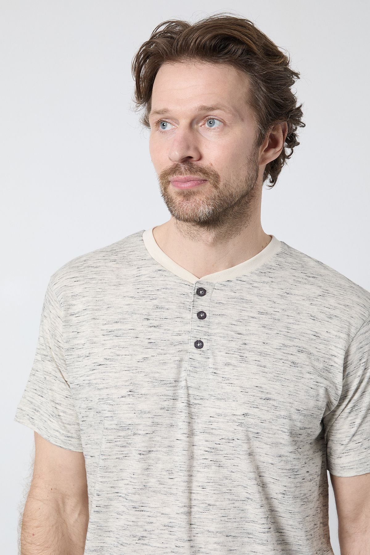 Maine Maine Men's Mid Grey Short Sleeve Slub Grandad Neck T-Shirt - 4